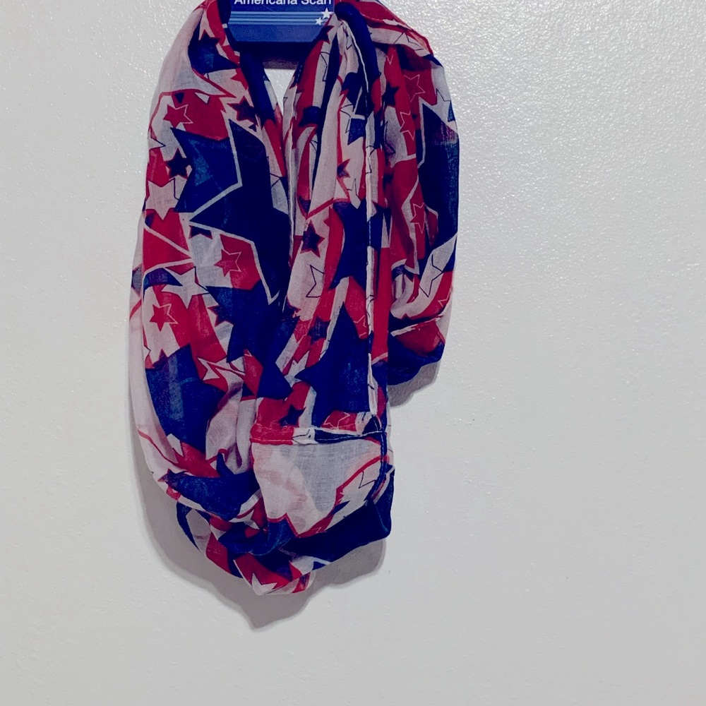 🔥NWT Americana scarf.